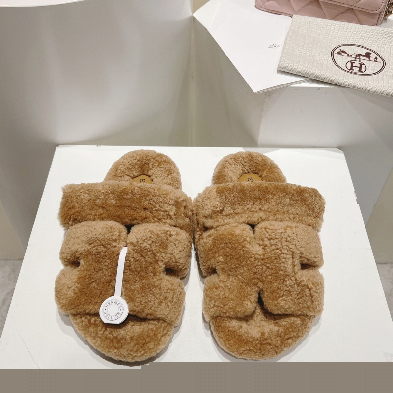 H**mes slippers